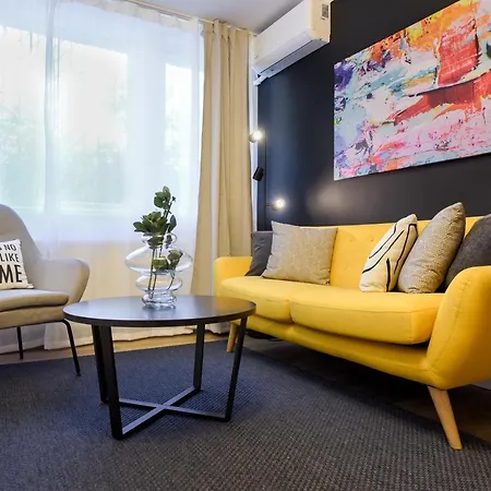 아파트 Lemonade - Stylish 1br In Obor District